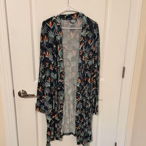 MeUndies Dark Blue Robe with Pastel Pink & Teal Tropical Print
